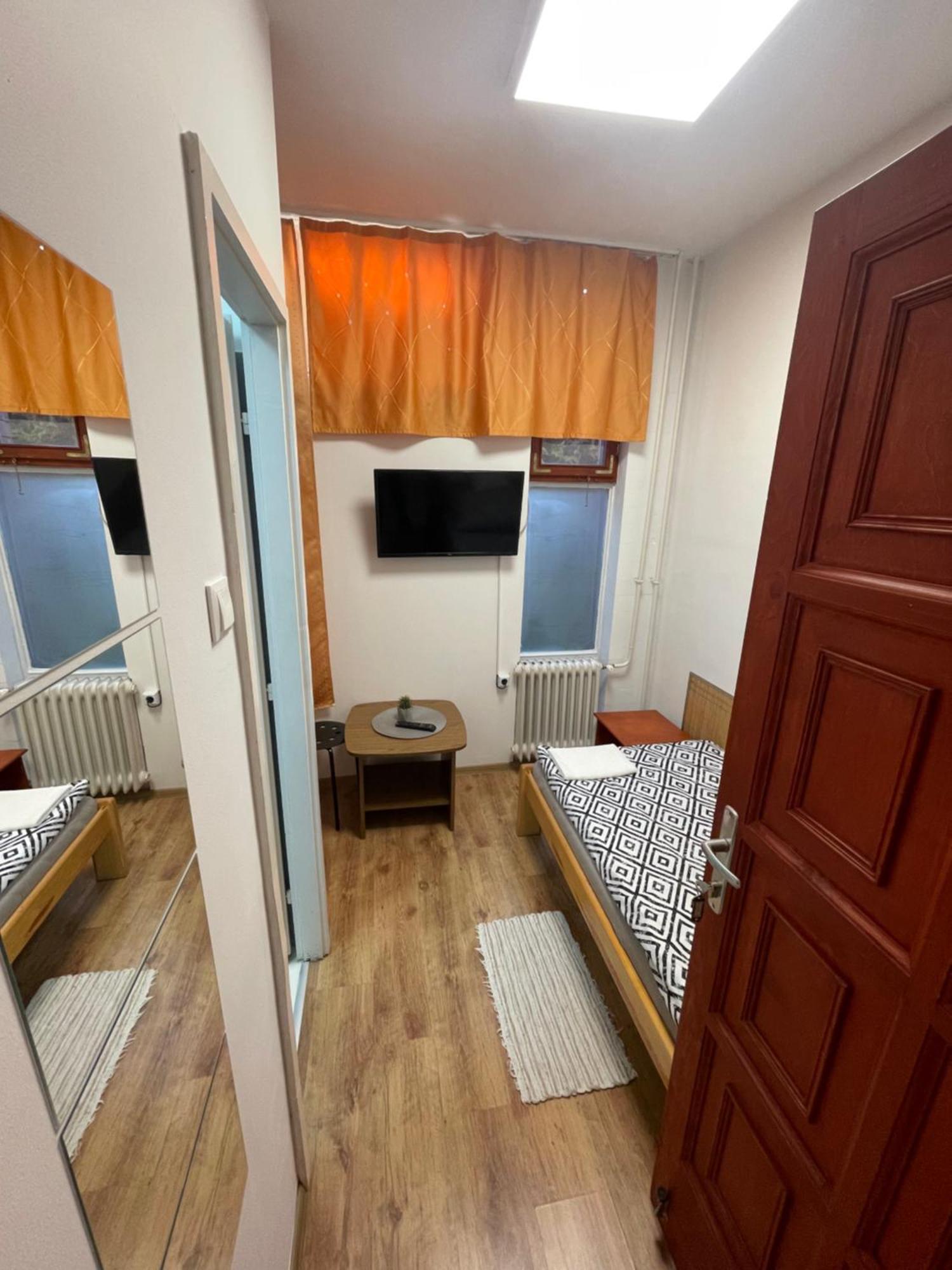 Hotel Alom Vendeghaz Dunaújváros Exteriér fotografie